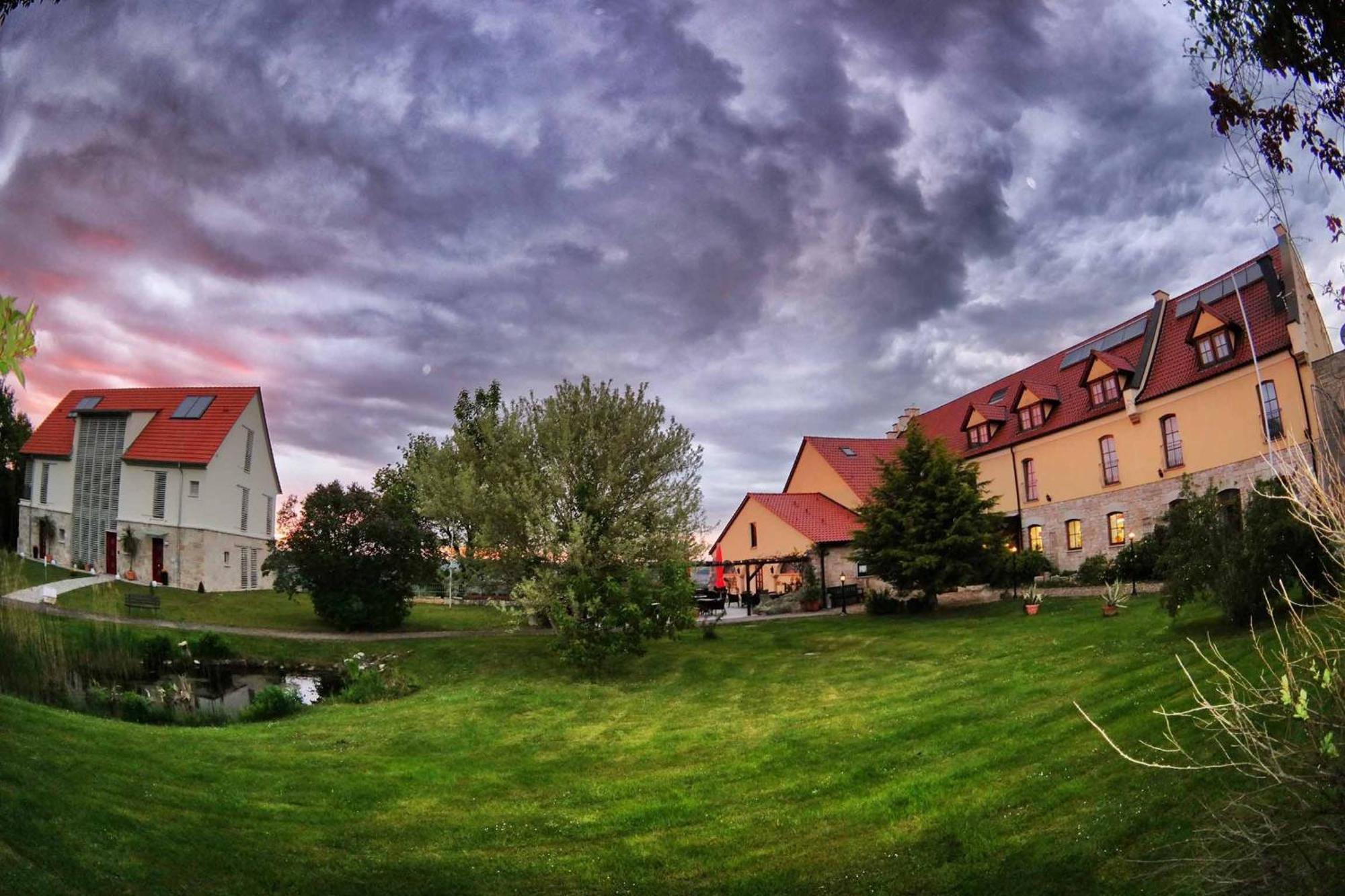 Hotel Und Restaurant Rittergut Kreipitzsch Naumburg  Zewnętrze zdjęcie